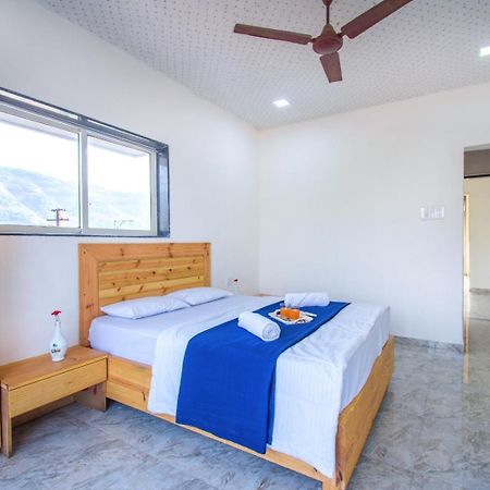 Empyrean Stay Ll 6Bhk Ll Royal Bramha Palace Ll Pvt Pool Ll Lonavala Eksteriør bilde